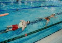 Bērnu peldētapmācība Valmieras peldbaseinā: jaunas grupas mācībām brīvdienās