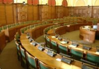 Plāno noteikt papildu ierobežojumu Saeimas deputāta amata savienošanai