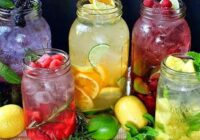 Garšīga un veselīga augļu un garšaugu ūdens pagatavošanas receptes