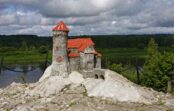 Latvieši 20 dienās uzceļ sniega pilis Austrijā Latvieši 20 dienās uzceļ sniega pilis Austrijā