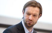 Masveidības dēļ futbols iekļaujams starp prioritārajiem sporta veidiem, vienisprātis ir Riekstiņš un Gorkšs Masveidības dēļ futbols iekļaujams starp prioritārajiem sporta veidiem, vienisprātis ir Riekstiņš un Gorkšs