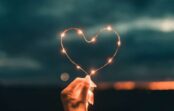 Zodiaka zīmes, kuras šogad noteikti satiks savu otro pusīti un izveidos stipru ģimeni Zodiaka zīmes, kuras šogad noteikti satiks savu otro pusīti un izveidos stipru ģimeni