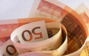 Par viltotas naudas izplatīšanu Jelgavā aiztur divas personas Par viltotas naudas izplatīšanu Jelgavā aiztur divas personas