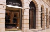 LVMH izpilddirektors kritizē Briseles birokrātus, ASV un ES spriedzei augot LVMH izpilddirektors kritizē Briseles birokrātus, ASV un ES spriedzei augot