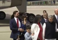 Dž.D.Venss apmeklē Deli, lai tiktos ar Narēndru Modi tarifu spriedzes apstākļos
