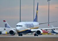 Ryanair noliedz apgalvojumus, ka lidojumos drīzumā tiks piedāvātas “lētākas stāvvietas”